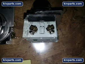 Cutler-Hammer 10250T/91000T HOA Selector Switch – actual item, photo 2 of 3