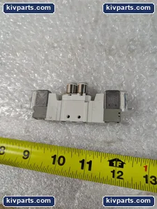 SMC SY3220-5LZ-C6 5 Port Double Solenoid Valve – actual item, photo 3 of 6
