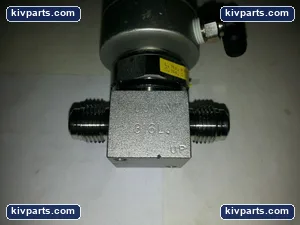 Fujikin KM9DP000 Pneumatic Valve – actual item, photo 4 of 6
