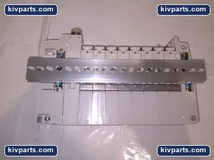 SMC SS5Q23-08FD0-DS VQ2000 D-Sub Pneumatic Valve – actual item, photo 2 of 4