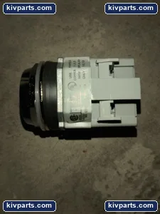 IDEC ABD110N Pushbutton Switch – actual item, photo 8 of 9