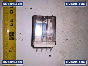 Allen-Bradley 700-HB32Z24 Relay – actual item, photo 2 of 4