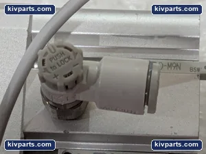 SMC XLA-25-2M9NA Vacuum Angle Valve D-M9N Switch – actual item, photo 4 of 6