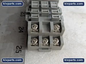 IDEC SR3B-05 Relay – actual item, photo 7 of 9