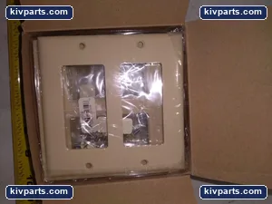 Cooper 2152V-BOX Receptacle – actual item, photo 2 of 4