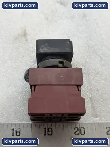 P9B01FN Red Pushbutton – actual item, photo 7 of 8