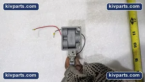 SMC VQZ235-5M1 Solenoid Valve – actual item, photo 4 of 7