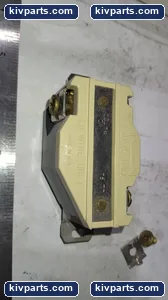 Leviton 2640 30A-480VAC Receptacle – actual item, photo 4 of 6