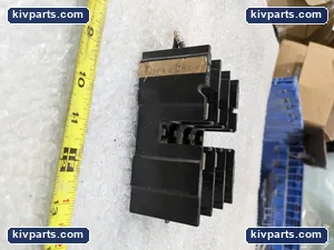 Fuse Block Holder 3 Pole Clip Style Panel Mount Screw Terminal Base Assembly – actual item, photo 2 of 4