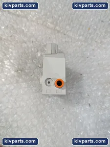 SMC ARM11AB2-R55-AZ Manifold Mount Air Regulator – actual item, photo 4 of 5