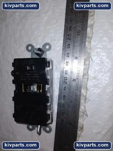 Hubbell SNAP5362GYL Hubble Duplex Recepticle – actual item, photo 4 of 6
