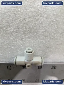 SMC 6/ORDER One-Touch Reducer Tee Fitting – actual item, photo 7 of 8