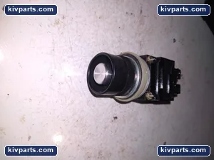 General Electric CR104A211 Pushbutton – actual item, photo 4 of 6