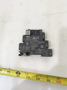 IDEC SV2H-07L-1 RV8H Series AC/DC