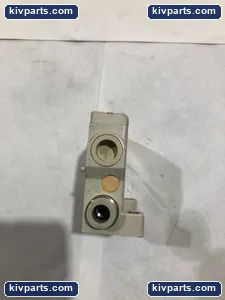 SMC VV5QC21-08C6SD0-S Pneumatic Component – actual item, photo 3 of 4