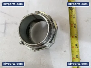 GENERIC 2-1/2" IN HUB NON INSUL MI ,, LOT OF 4 – actual item, photo 4 of 5