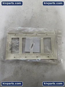 Eaton 2164LA-BOX Wallplate Standard Light – actual item, photo 4 of 6