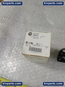 Allen-Bradley 800T-A6 Red Momentary Flush Push Button – actual item, photo 2 of 6