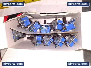Cooper 1303-7B Switch – actual item, photo 2 of 6