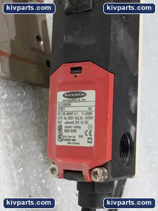 Banner SI-LS42DSG Safety Interlock Switch – actual item, photo 2 of 4