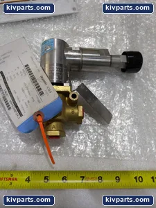 Valcor V70900-65-23 +QDC Solenoid Valve – actual item, photo 4 of 8