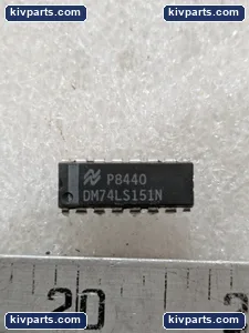 74LS151N Signetics Multiplexer – actual item, photo 2 of 5