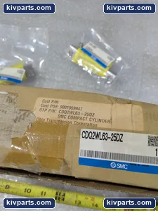 SMC CDQ2WL63-25DZ Double Rod Compact Cylinder – actual item, photo 3 of 12
