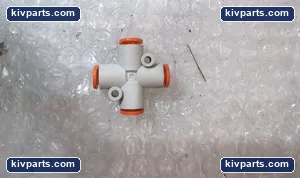 1/4T Union Cross Fitting – actual item, photo 3 of 4