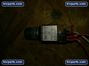 Allen-Bradley 800MR-QA24 Illuminated Push Button Switch – actual item, photo 2 of 3