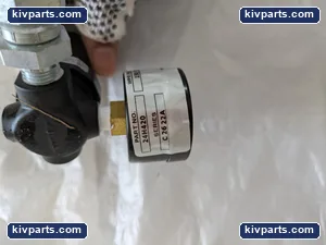 Graco 24H420 Regulator – actual item, photo 4 of 5