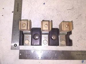 Allen-Bradley X-123774 Ceramic Fuse Block