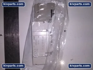 SMC SY7120-5D0-02F-Q Solenoid Valve – actual item, photo 2 of 4
