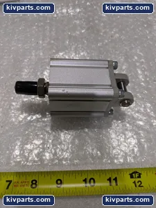 SMC CDQ2D40-25DMZ-M9NMAP Compact Pneumatic Cylinder – actual item, photo 4 of 5