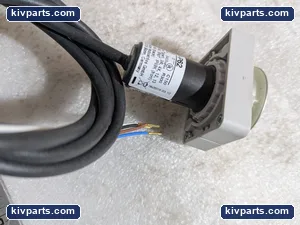Eaton C30C-FD-G-K10-P62 Pushbutton – actual item, photo 6 of 8