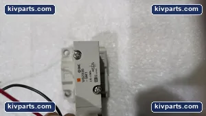 SMC VQZ235-5M1 Solenoid Valve – actual item, photo 2 of 7
