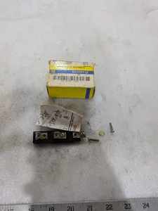 Square D AP-3 Class 9070 Type Fuse Block