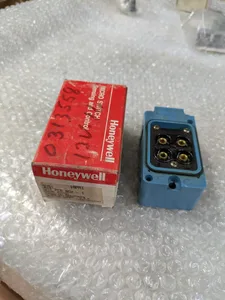 Honeywell 9751 18PA1 Micro Switch Sensing and Control – actual item, photo 1 of 6