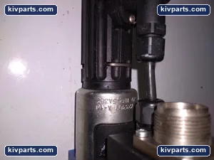 Bosch Rexroth 4WREE Hydraulic Cylinder – actual item, photo 3 of 11