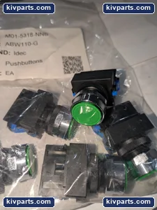 IDEC ABW110-G Pushbutton – actual item, photo 2 of 3