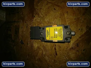 Euchner NZ1VZ-538E-M4C Mechanical Safety Switch – actual item, photo 3 of 6