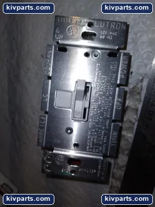 Hubbell RAY103Y Hubble Switch – actual item, photo 3 of 8