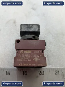 P9B01FN Red Pushbutton – actual item, photo 4 of 8