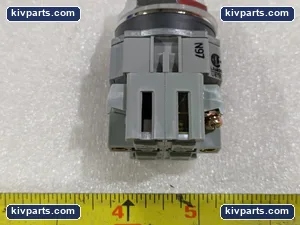IDEC ABFD210N-R Red Flush Pushbutton Switch – actual item, photo 4 of 7