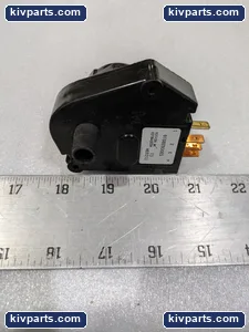 01033A 9A 125VAC – actual item, photo 3 of 6
