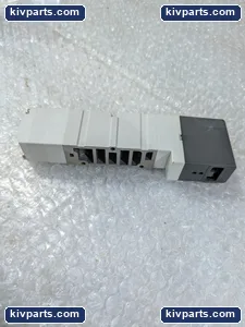 SMC VQC4401-5 Pneumatic Solenoid Valve – actual item, photo 3 of 6