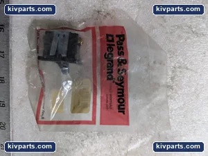 Pass & Seymour 714 Switche – actual item, photo 2 of 6