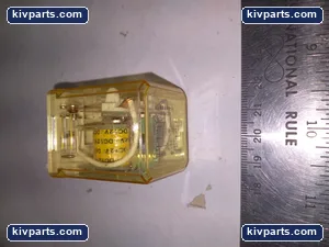 IDEC RR2B-U Relay – actual item, photo 2 of 3