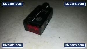Omron E3S-AT36-L Photoelectric Sensor – actual item, photo 2 of 2