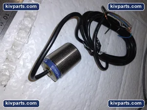 Telemecanique XS1N30PB349 Proximity Sensor – actual item, photo 3 of 6