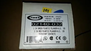 Rees 02140-032 Push Button Start Stop Switch